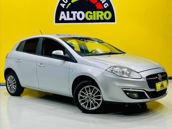 FIAT BRAVO 1.8 ESSENCE 16V FLEX 4P AUTOMATIZADO FIAT BRAVO 1.8 ESSENCE 16V FLEX 4P AUTOMATIZADO